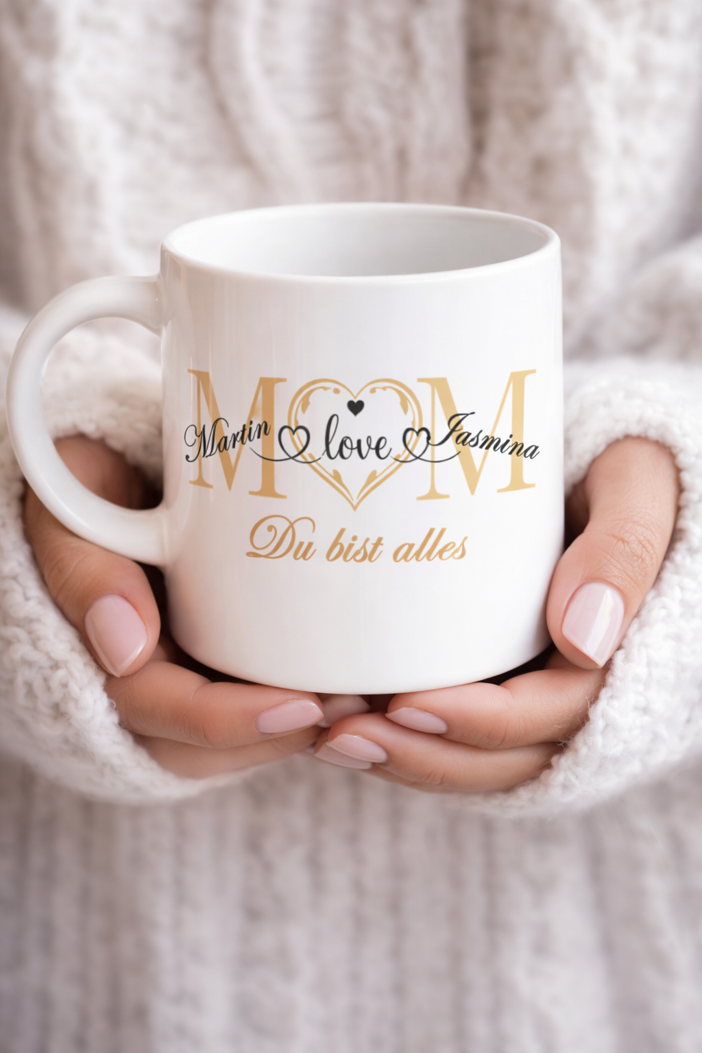 Personalisierte Tasse „MOM“ – mit Namen & Wunschtext